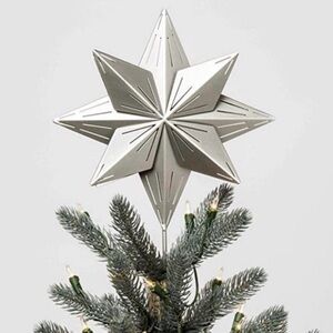 RETIRED Beautiful Hearth and Hand Metal Silver Star Christmas Tree Topper